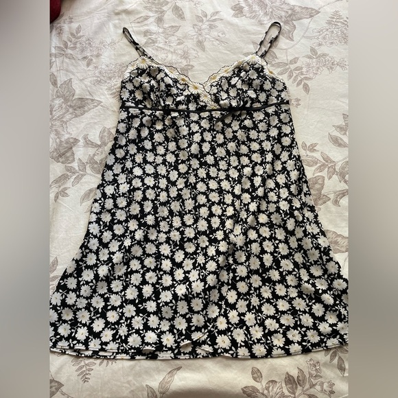 Y2K Embroidered Daisy Trim Babydoll Wrap Dress Medium Fairycore Whimsical Grunge
